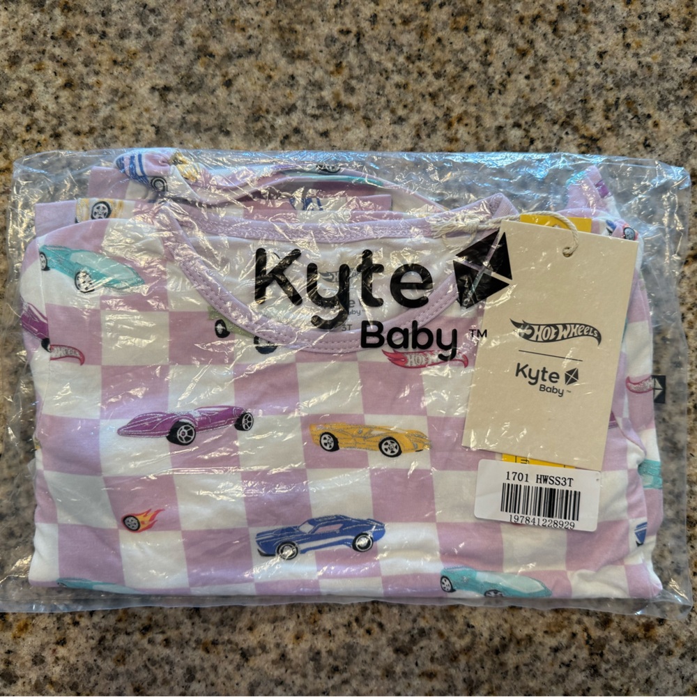 Kyte BABY Hot Wheels Sparkle Pajama Set